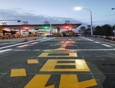 青海青海高速道路划线施工